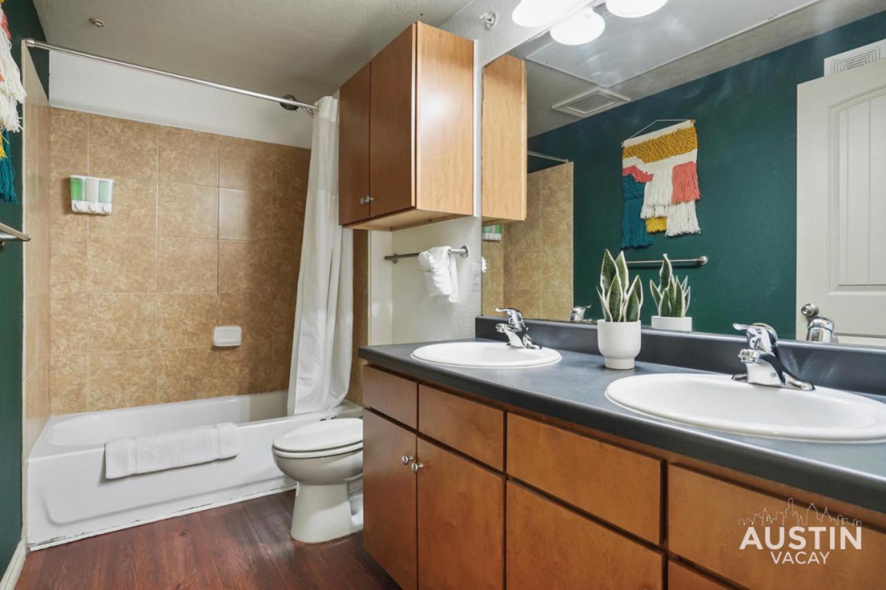 Apartamento Stylish 4Br With Smart Tv And Free Garage Parking Austin Exterior foto